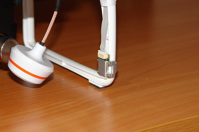 DJI_PHANTOM_05.jpg